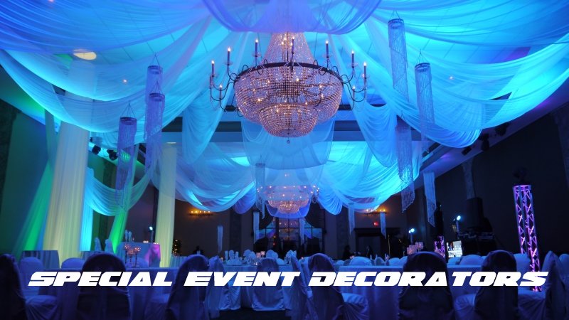 Indian Style with Chandeliers - Blue